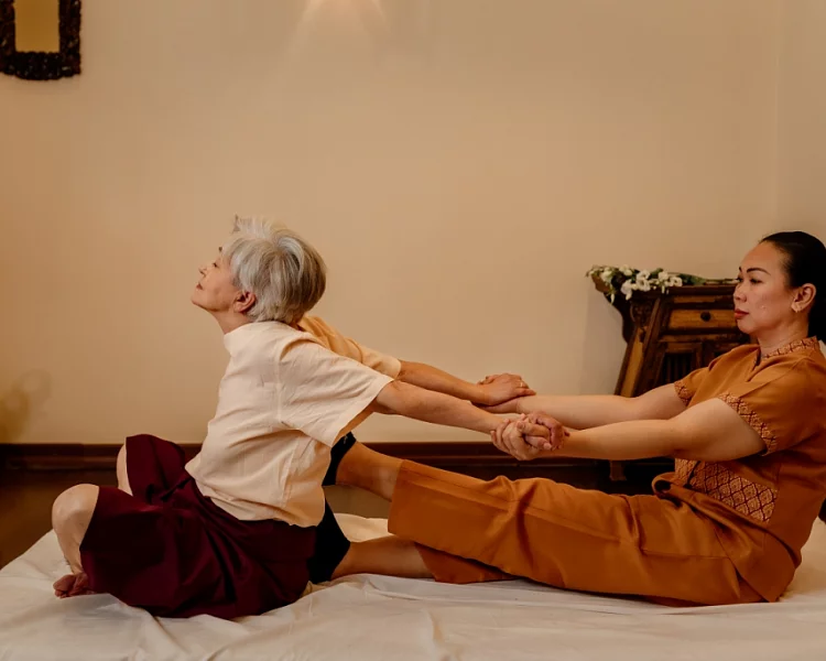 Подарочный сертификат на Новый год коллегам в Royal Thai на сумму 20000 рублей