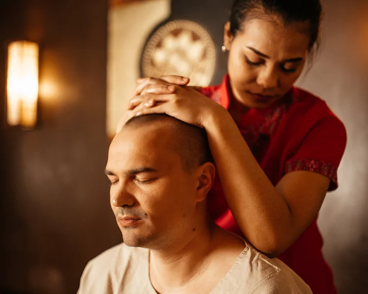 Сертификат на 23 февраля на классический тайский массаж для мужа