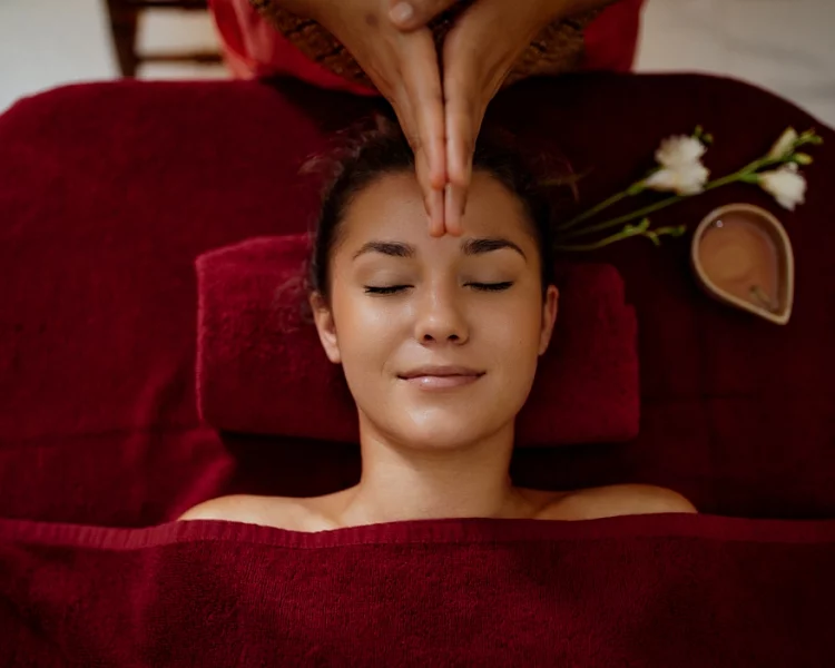 Подарочный сертификат для подруги на Новый год на СПА-программу "SPA для лица"