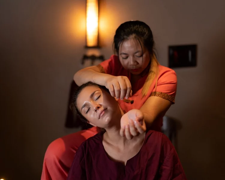 Подарочный сертификат на Новый год на массаж "Ломи-ломи"